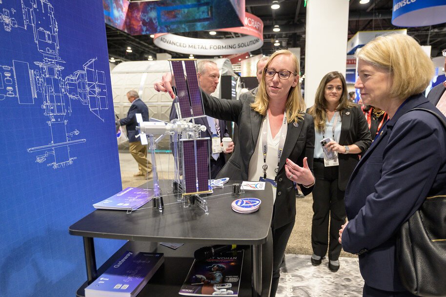 NASA Exhibit at Space Symposium (NHQ202204060117)
