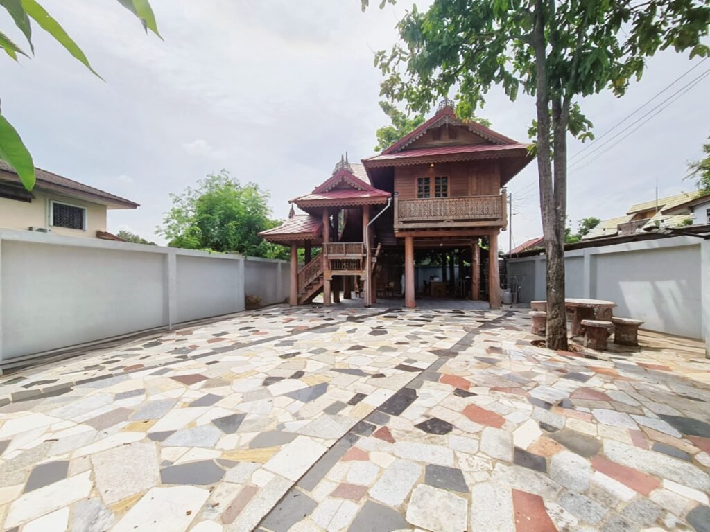 Wooden House Bangkok Exterior (2)